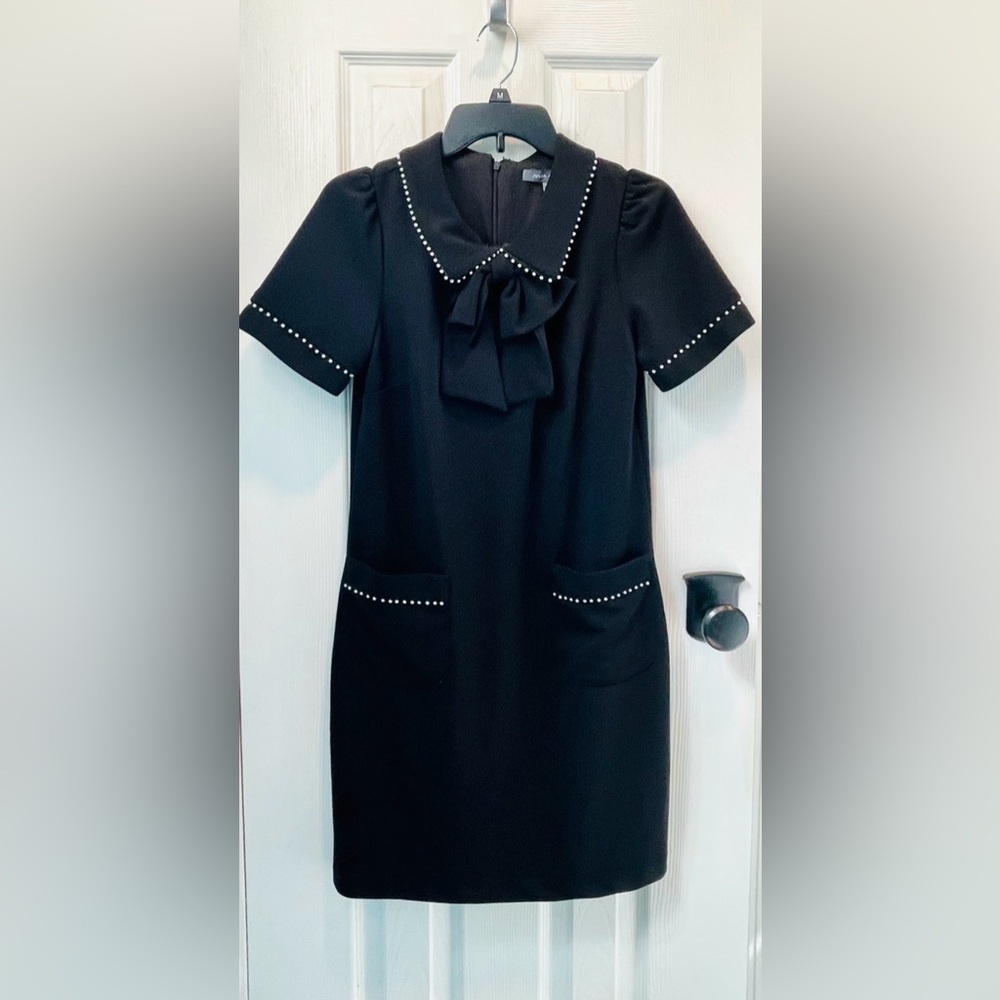 Cute Black Bow-Accent Short Sleeve Dress with Stud Trim Size 4